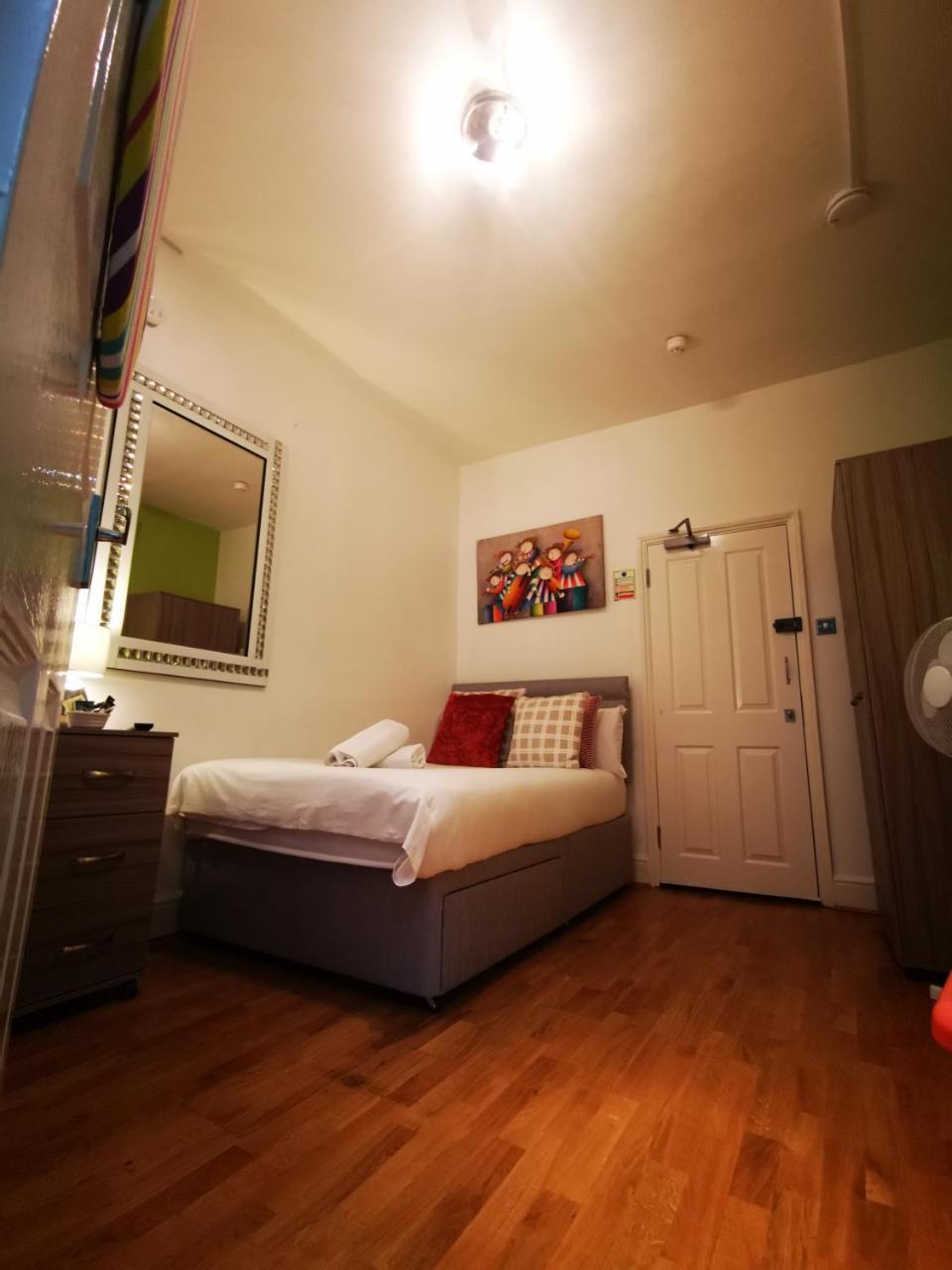 Capital Host- Apartments Euston Лондон Екстер'єр фото
